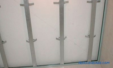 Cum să fixați panourile din plastic la tavan sau perete corect și fără erori