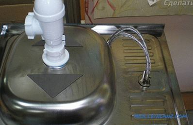 Cum se asamblează un sifon de chiuvetă în bucătărie
