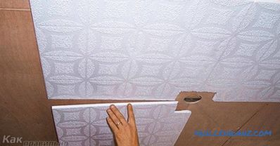 Cum să lipiți o placă de tavan - modalități de lipire a unei plăci de tavan + fotografie