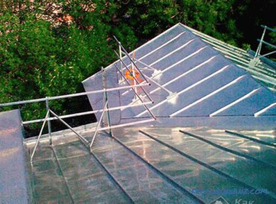 Cum să acoperiți acoperișul cu fier - montajul acoperișului metalic + fotografie