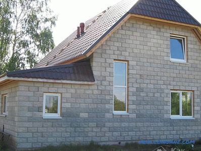 Casa construită din blocuri de cărămidă cu propriile sale mâini