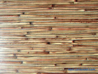 Podea caldă sub linoleum pe podea din lemn