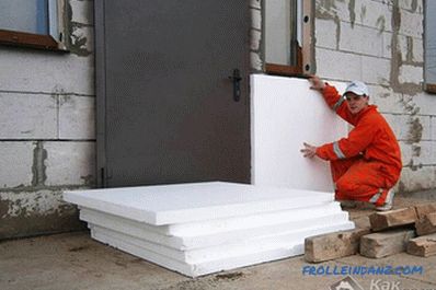 Izolarea termică a pereților cu material plastic spumos