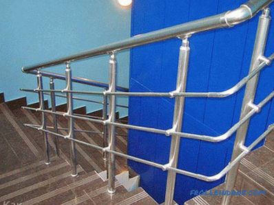 Cum se instalează balustrele pe scări