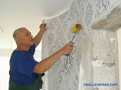 Cum să lipici tapet de vinil pe pereți și tavan (+ fotografii)