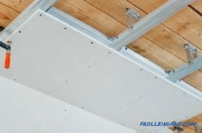 Reparați tavanul într-o casă din lemn cu propriile mâini (fotografie și video)
