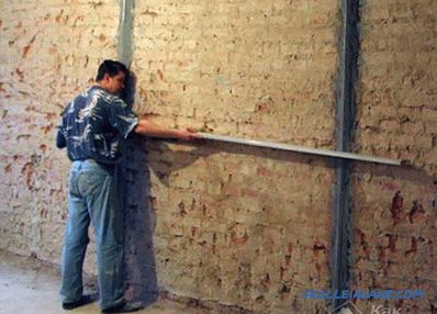 Cum se instalează balizele pe perete