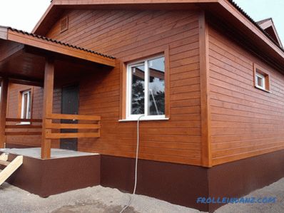 Cum să înveliți o casă din lemn în afara - o revizuire a materialelor