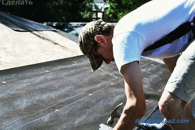 Cum să acoperi acoperișul simțit cu propriile mâini